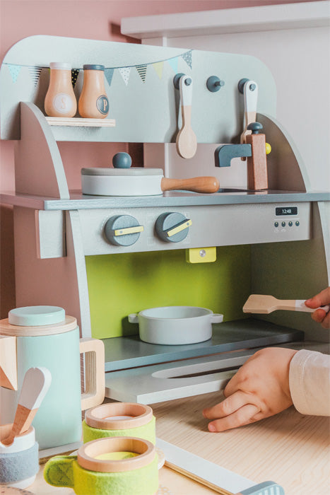 Cuisine pour enfants en bois compacte *